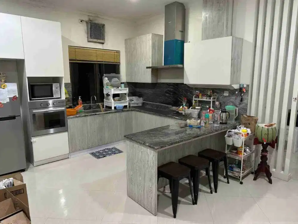 Dijual Rumah Tinggal + Kantor/Tempat Usaha lokasi Jalan Besar Strategis