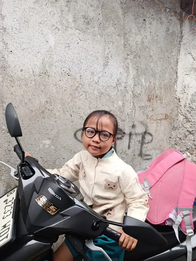 Saya sedang cari kerjaan momong/beberes