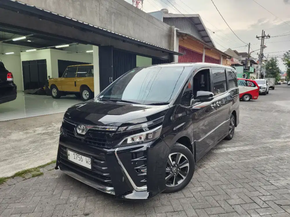 Toyota Voxy 2020 Matic Hitam