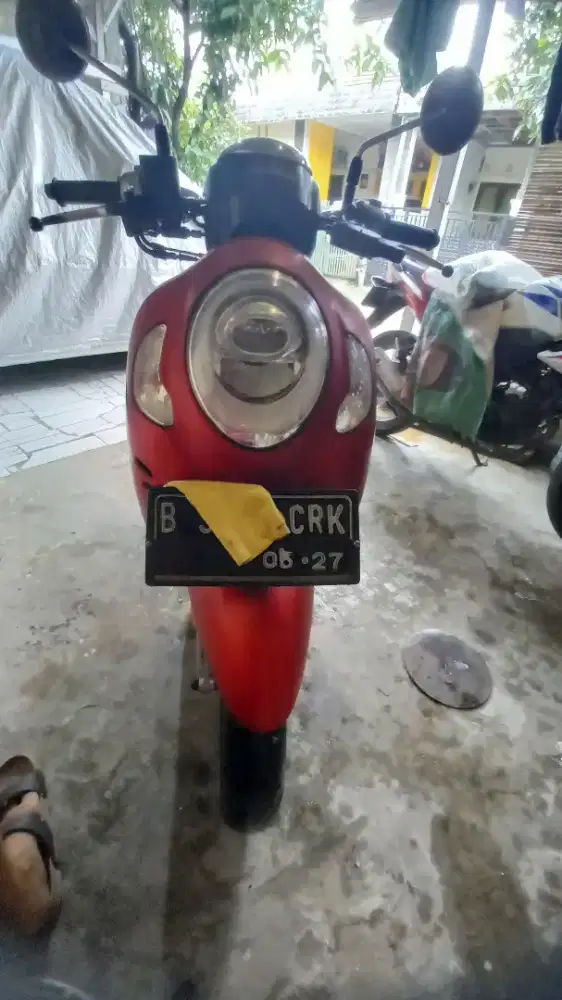 Honda scoopy 2022 warna merah doff