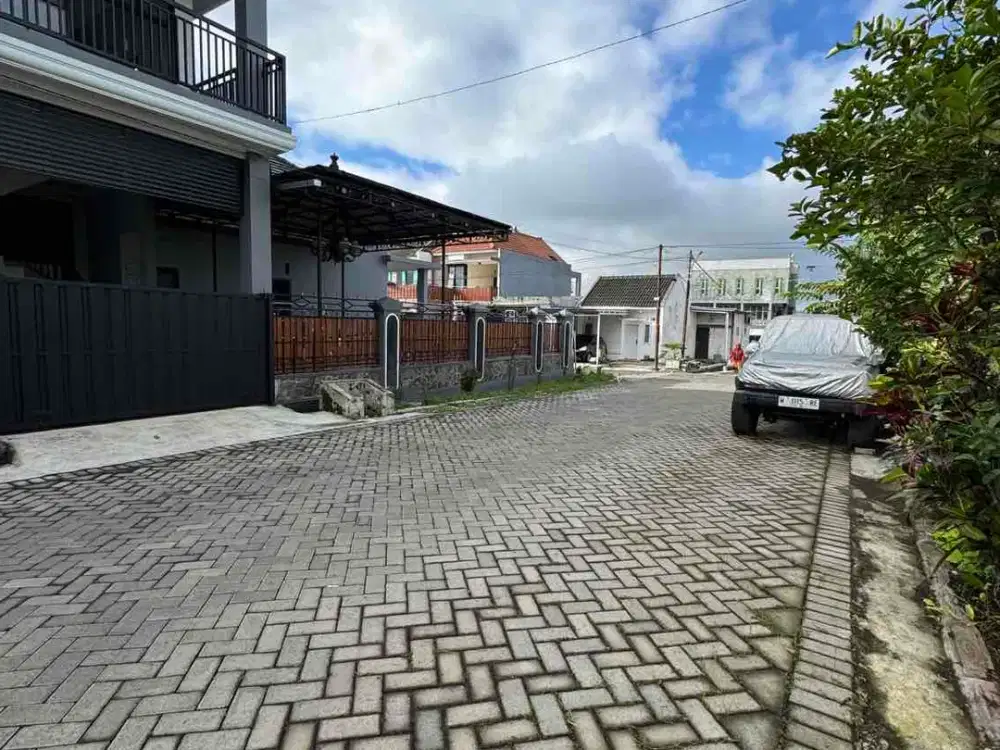 RUMAH HOOK KARANGPLOSO MALANG