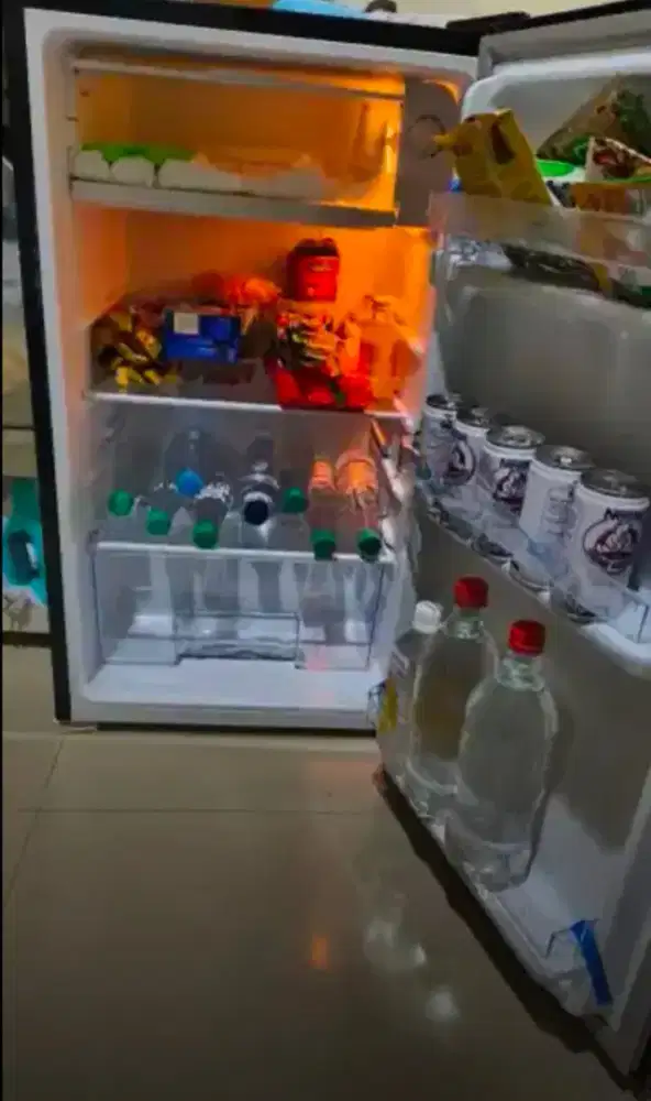 DIJUAL kulkas Changhong 1pintu