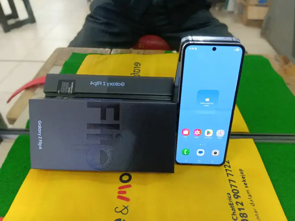 Samsung ZFlip4 ram 8/256 gb lengkap normal no minus
