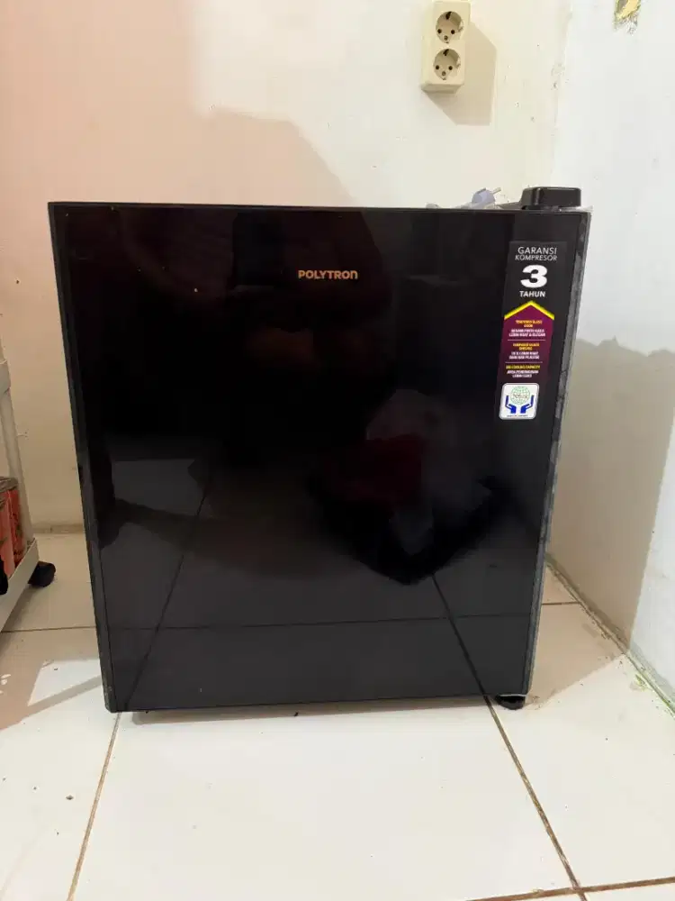Dijual Kulkas/Minibar Polytron Type PRH-51X
