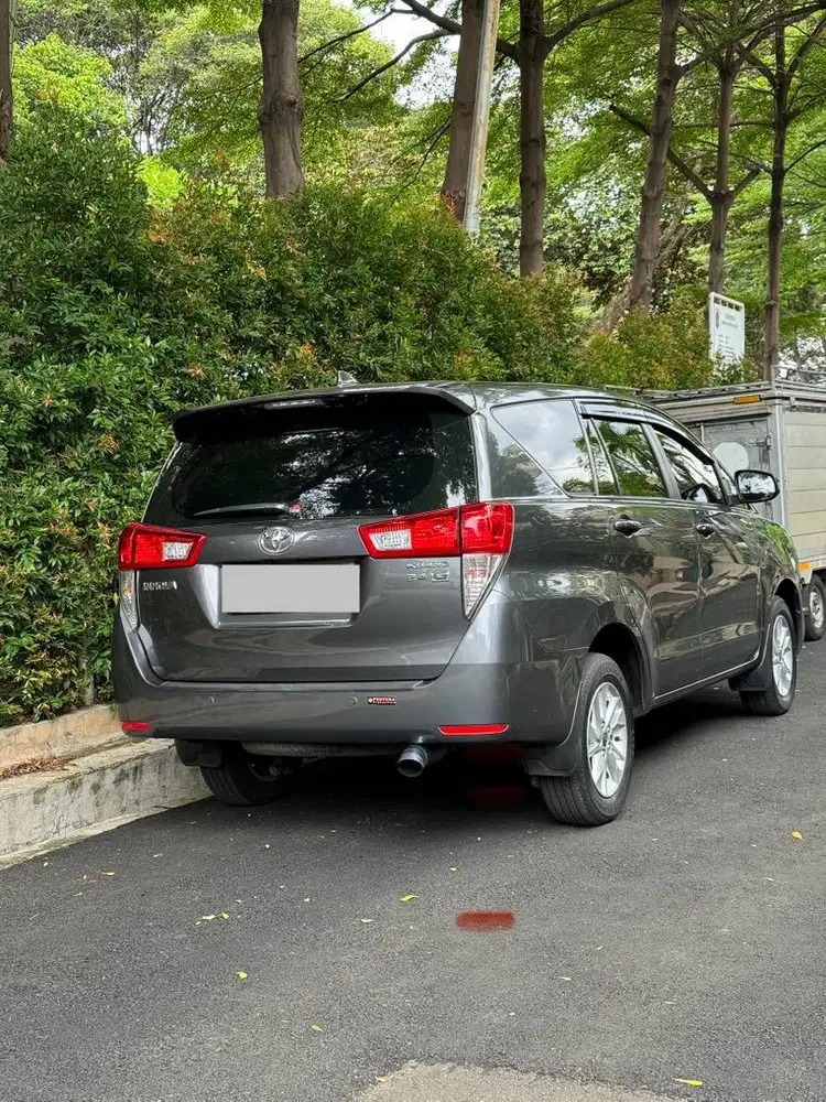 Innova diesel 2020 low km pakaian pribadi dijual cepat