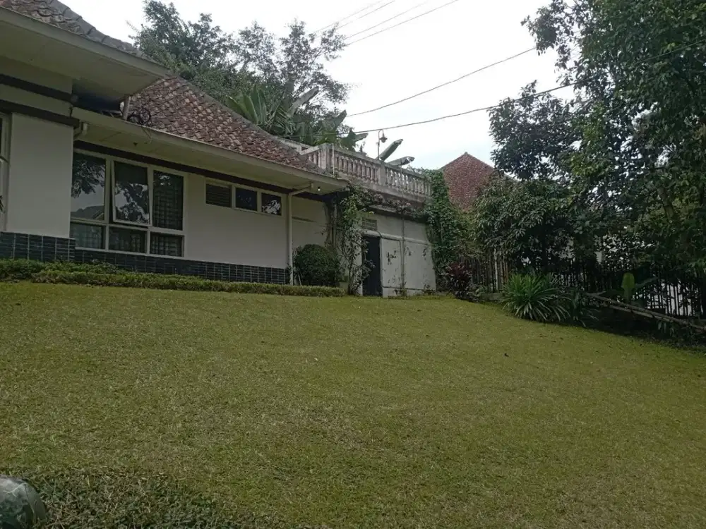 Rumah Klasik Terawat Tengah Kota Bandung Jalan Utama