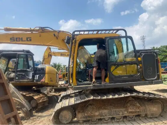 JUAL 2 UNIT SDLG EXCAVATOR E6138F TAHUN 2023 - KONDISI AS IS