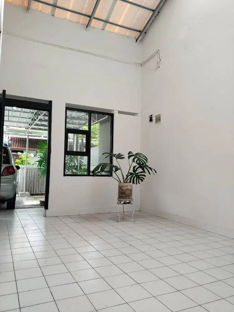 Rumah Cantik Pusat Kota Siap Huni Ciateul Bandung Disewa Strategis