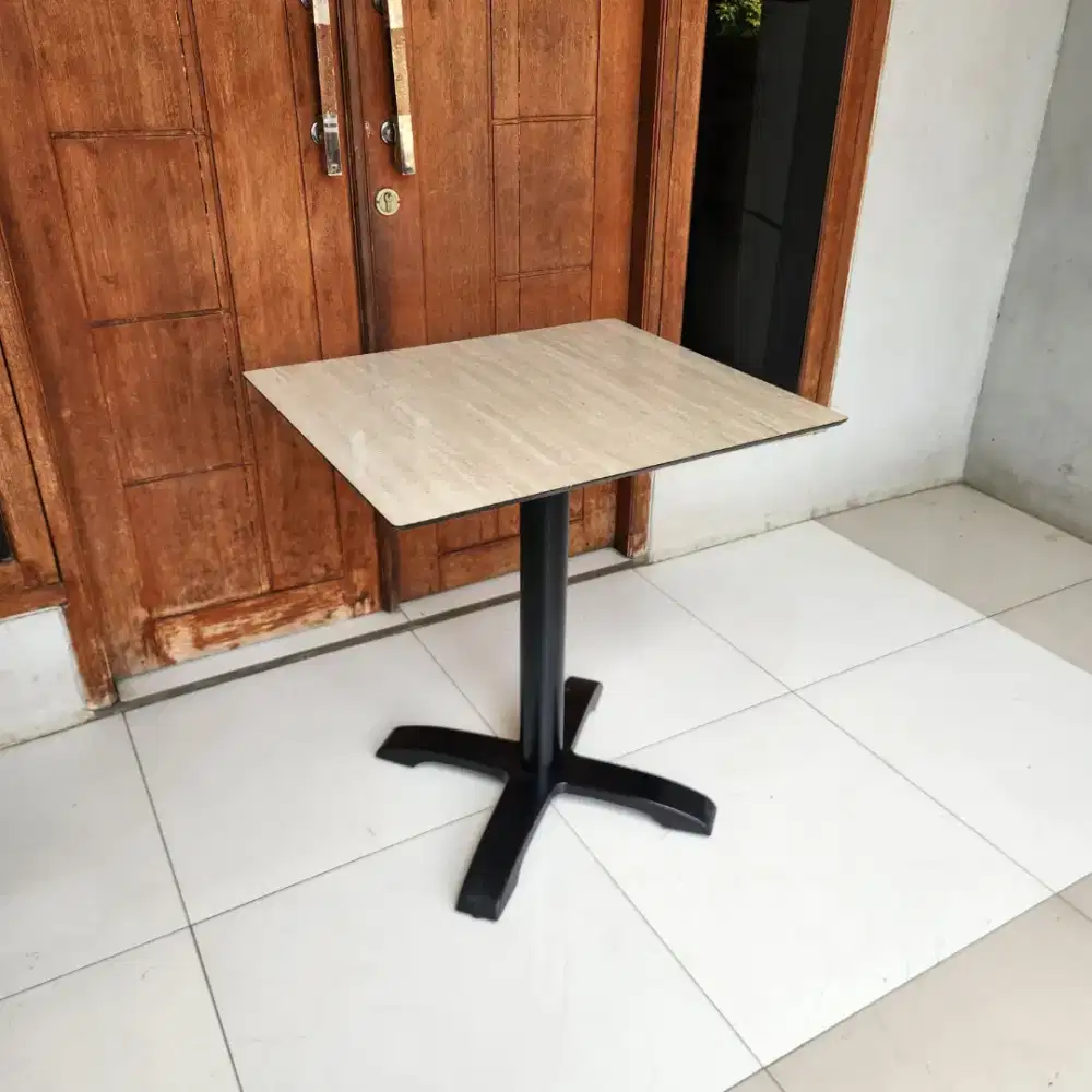 Meja ex Cafe - Meja ex Resto M1