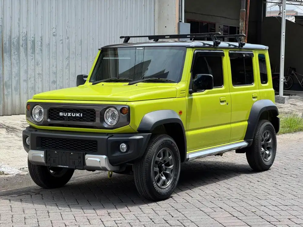 Suzuki Jimny AllGrip 4x4  5 pintu NEW km +/- 53