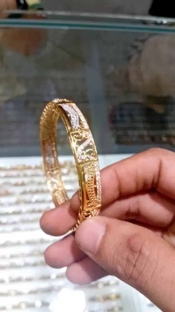 TERIMA JUAL BELI EMAS & BERLIAN