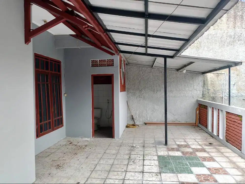 Rumah Siap Huni Dijual Dalam Komplek Ciwastra Bandung Strategis