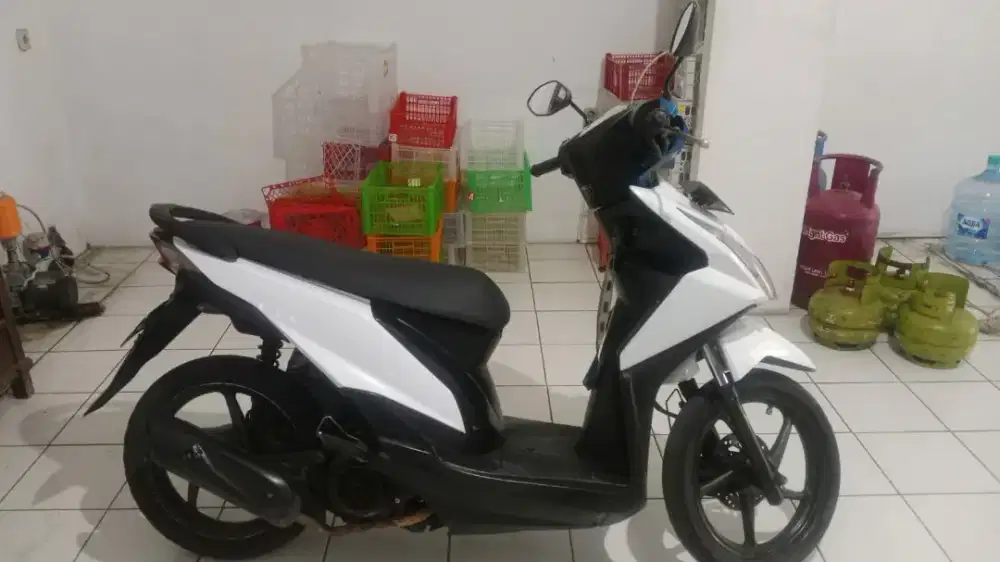 Beat 2016 mulus ex cewe seperti baru