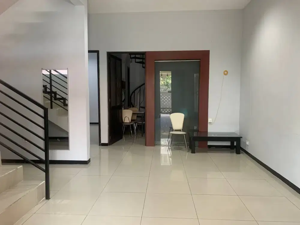 DISEWAKAN RUMAH PURI ASRI PAKUWON CITY