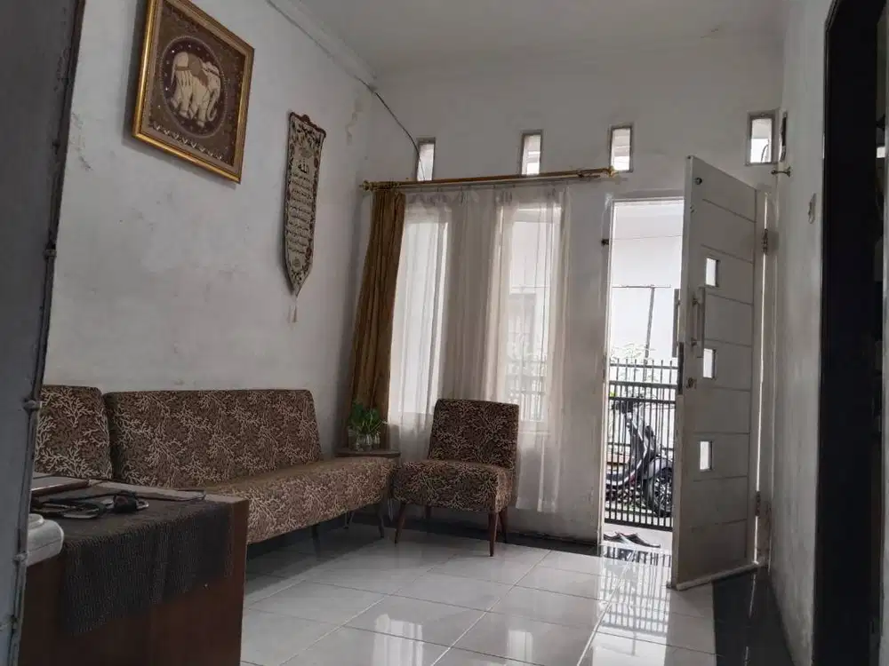 Rumah Dijual Pusat Kota super strategis Jl Gatsu Bandung Siap Huni