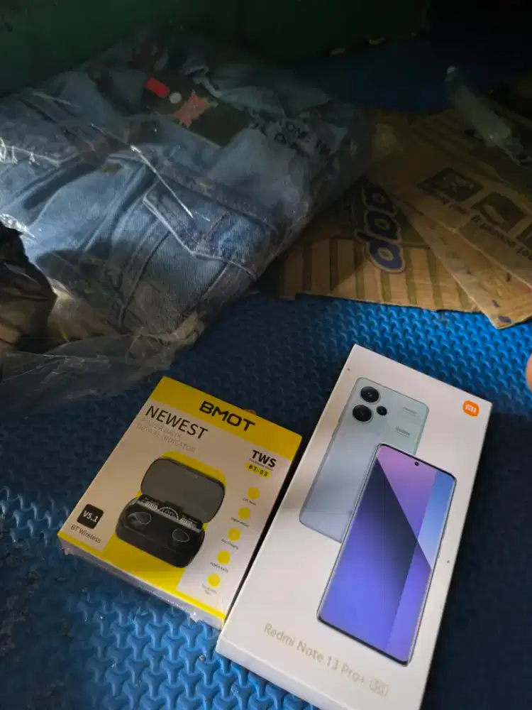 Xiomi redmi note 13 pro+ 5G,layar lengkung