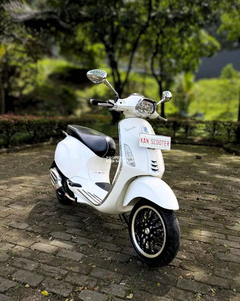 JUAL MURAH VESPA SPRINT 150 iGET ABS FACELIFT 2021 MULUS