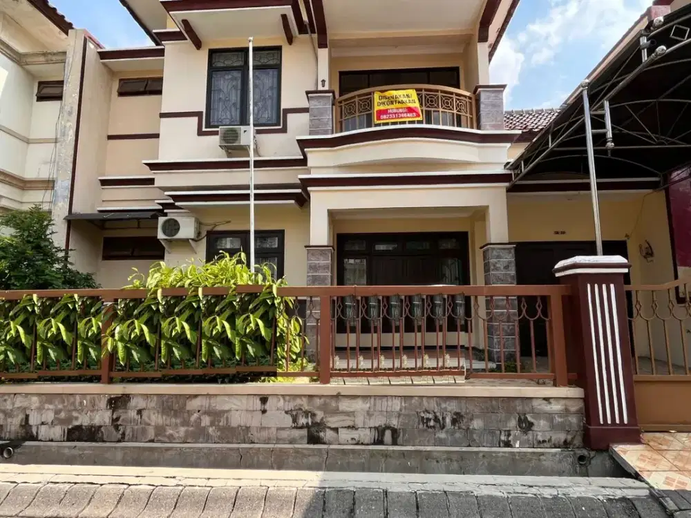 rumah disewakan central park mulyosari surabaya