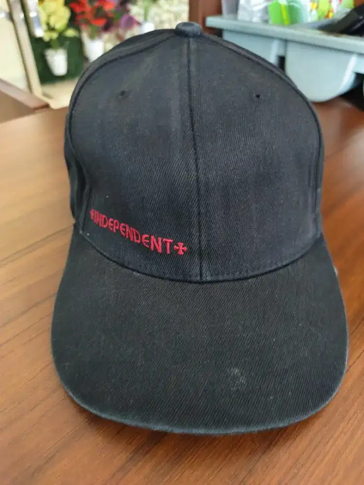 Topi snapback independent official