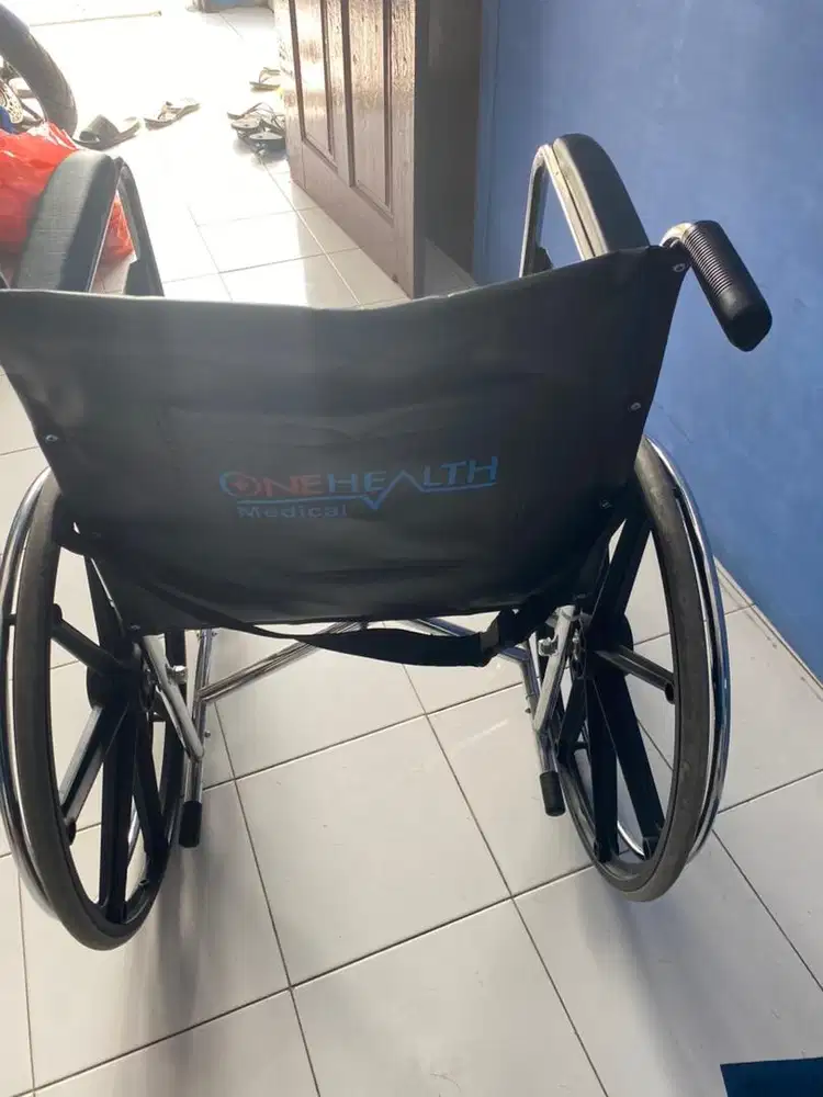 Kursi roda  merek ONEHEALTH OH 2 in 1
