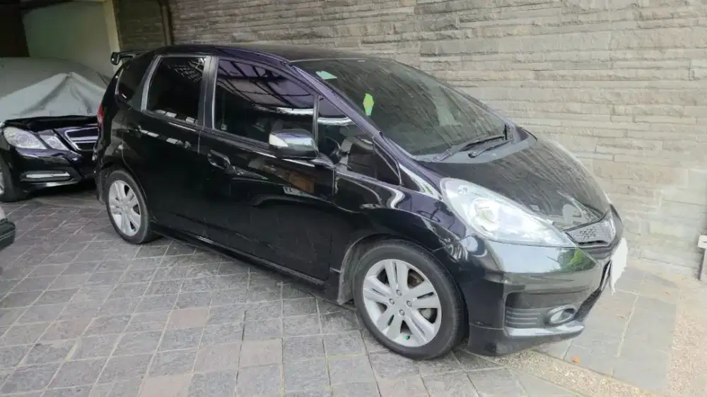 Jazz hitam Rs 2012 (D)