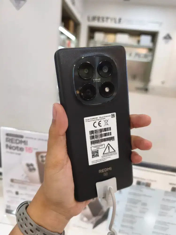 Redmi Note 15 5G  Memori 12/512GB