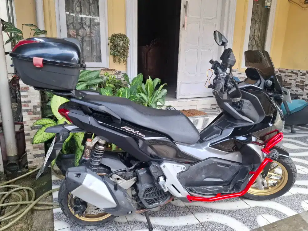 Honda Adv hitam