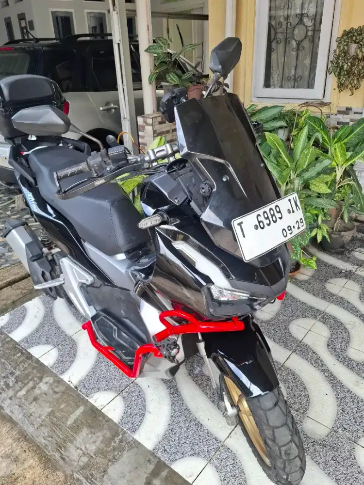 Honda Adv Black