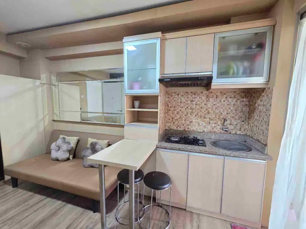 Jual SHM Atas Mall Bassura City 2 BR Furnished Lantai sedang