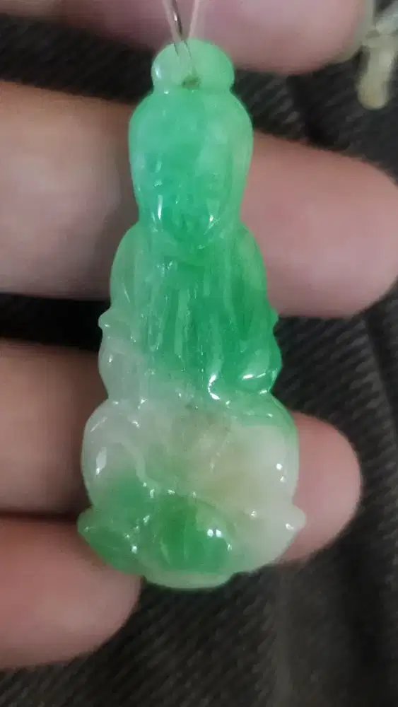 Batu Giok bentuk Dewi