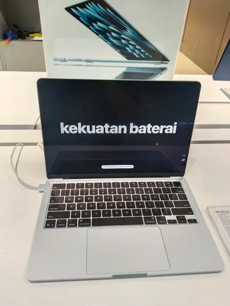 MACEBOOK 13INCH & BISA CICILAN PAKE KREDIVO TANPA DP SYARAT HANYA KTP