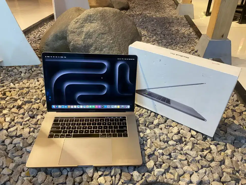 Macbook Pro 15-inch,  2019 Touchbar