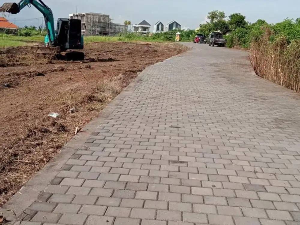 Freehold - Golden Investment Opportunity: Prime Land in Batu Bolong, Canggu, Bali!