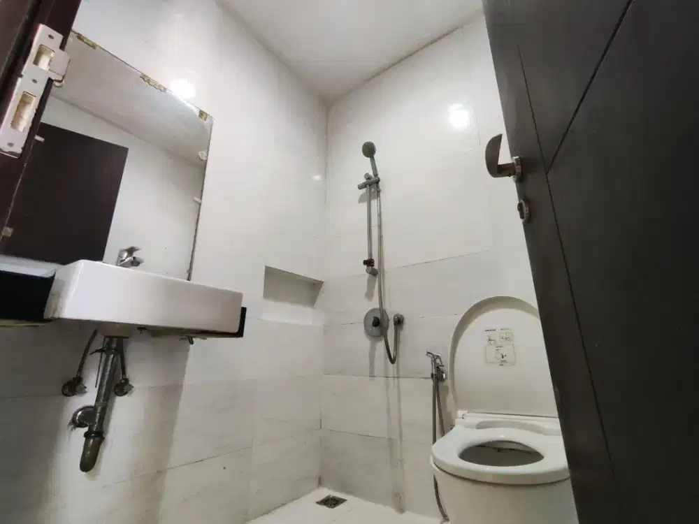 Rumah Green Lake City Minat Disewakan 4x12 Cluster East Asia Dengan 2 Kamar Tidur 2 Lantai Bangunan Dijamin Harga Termurah