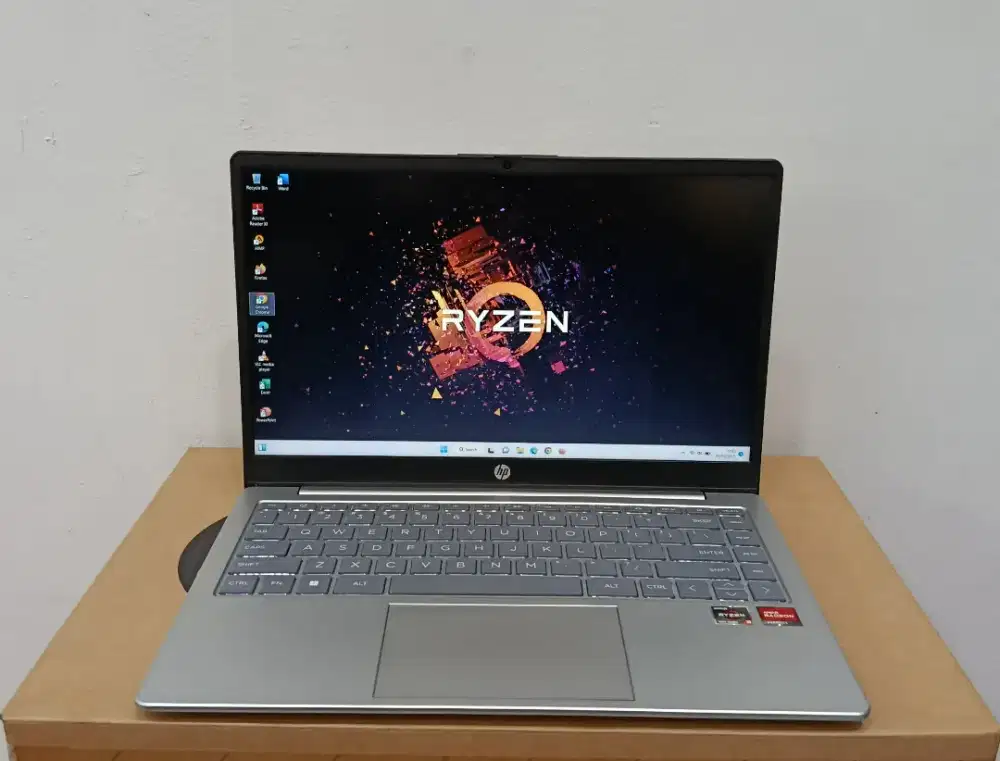 HP 14-em0xxx Prcessor AMD Ryzen 3 7320U RAM 8GB SSD 512GB