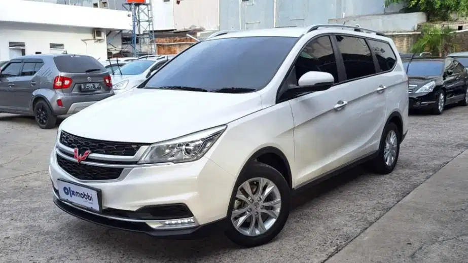 [DP 15] Wuling Cortez 1.5S T Lux+ Bensin-AT 2021