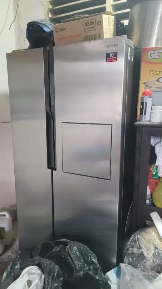 Dijual cepat kulkas dan stelling kaca