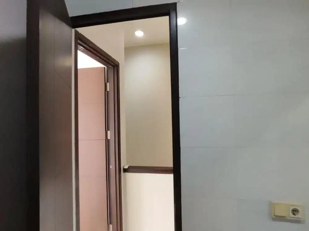 Rumah Green Lake City Minat Disewakan 4x12 Cluster East Asia Dengan 2 Kamar Tidur 2 Lantai Bangunan Dijamin Harga Termurah