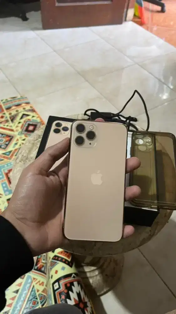 iPhone 11 Pro 64gb gold all operator