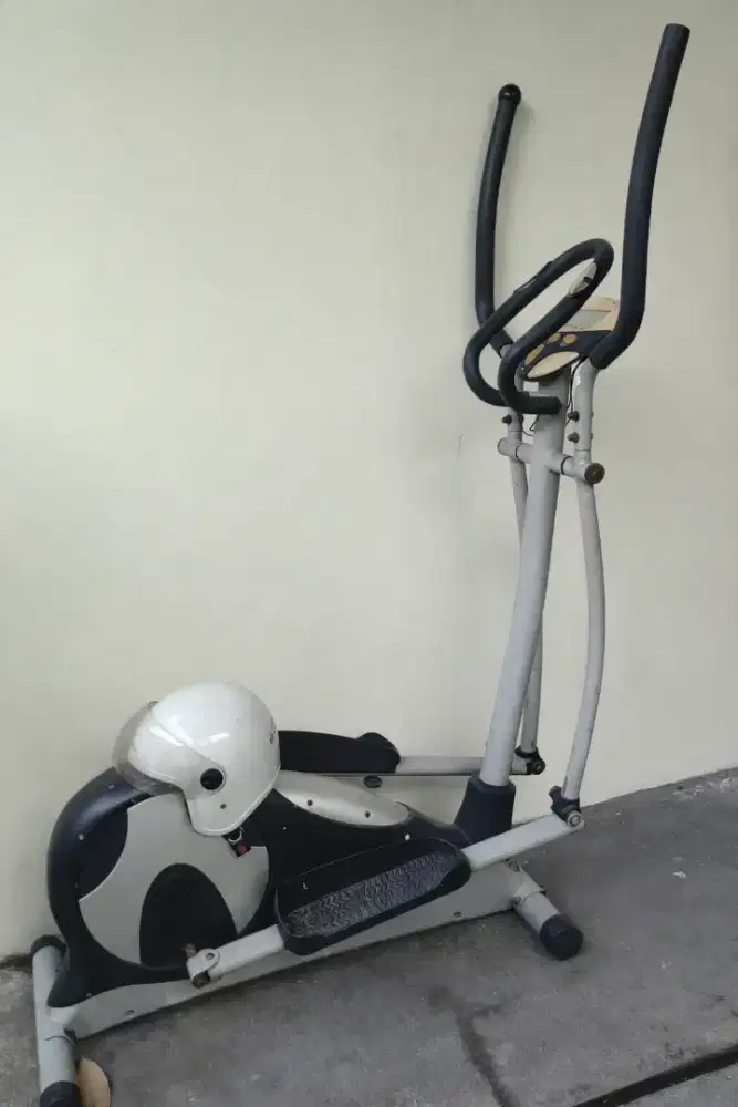 Alat Gym olahraga kaki