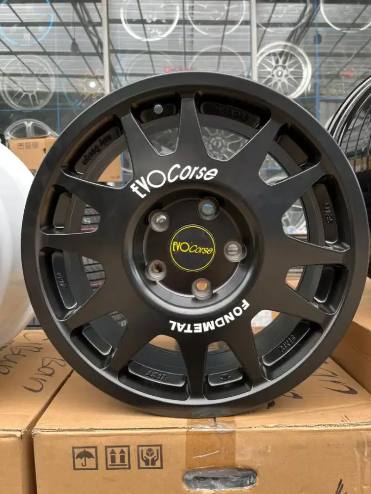 Fondmetal Evocorse ring 16 lebar 7 pcd 5x114,3 ET 40 4pcs