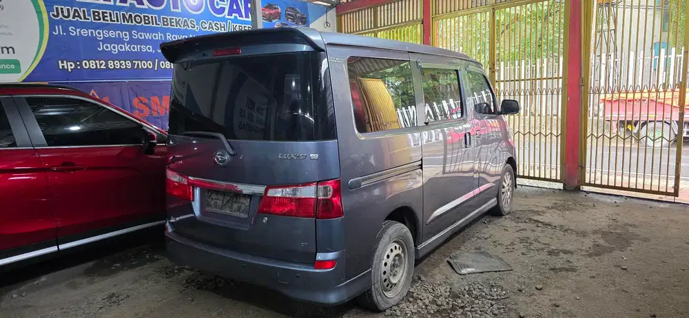 Daihatsu Luxio 2010 Bensin