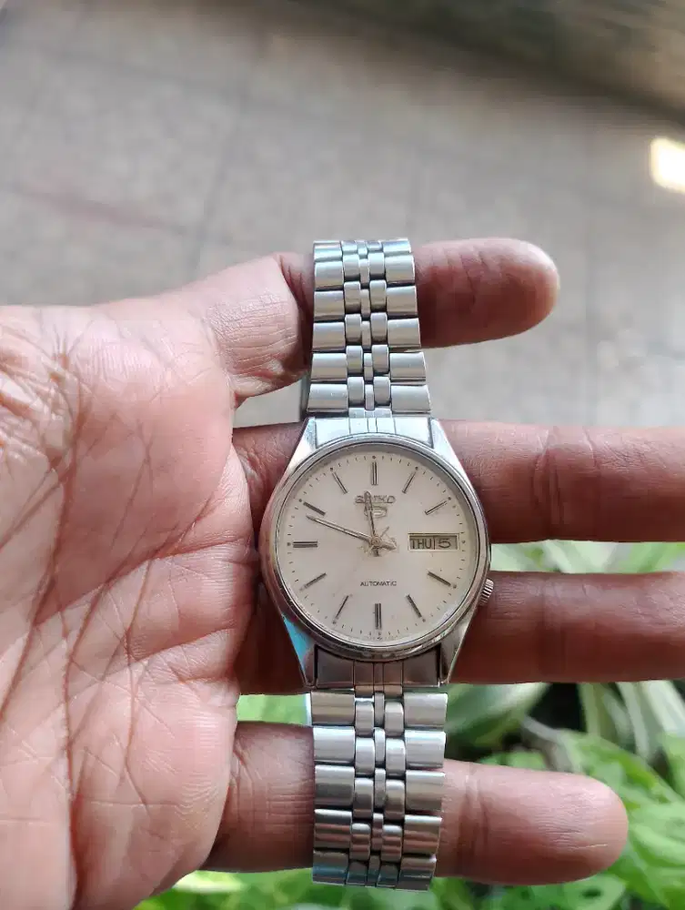 Jam tangan Seiko 5 second