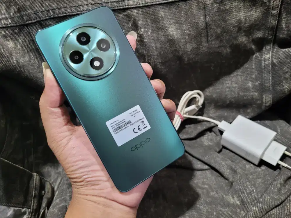 Oppo Reno 12f 5G ram 12/256gb mulus Hp dan charger ORI nominus