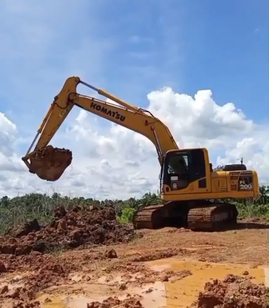 DIJUAL EXCAVATOR KOMATSU