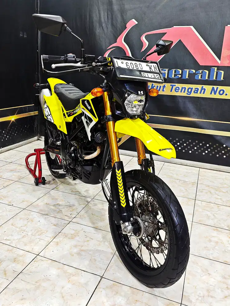 D-tracker yellow edition nyaman di segala medan.Anugerah motor rungkut