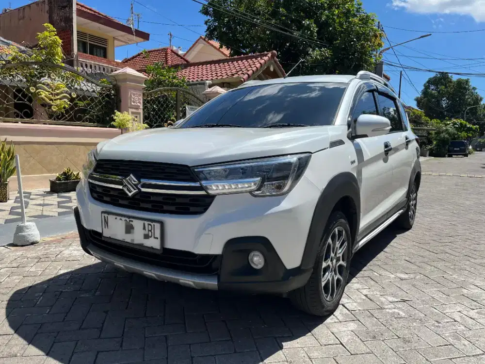 Suzuki XL7 zeta 1.5 at 2022 putih bisa Kredit