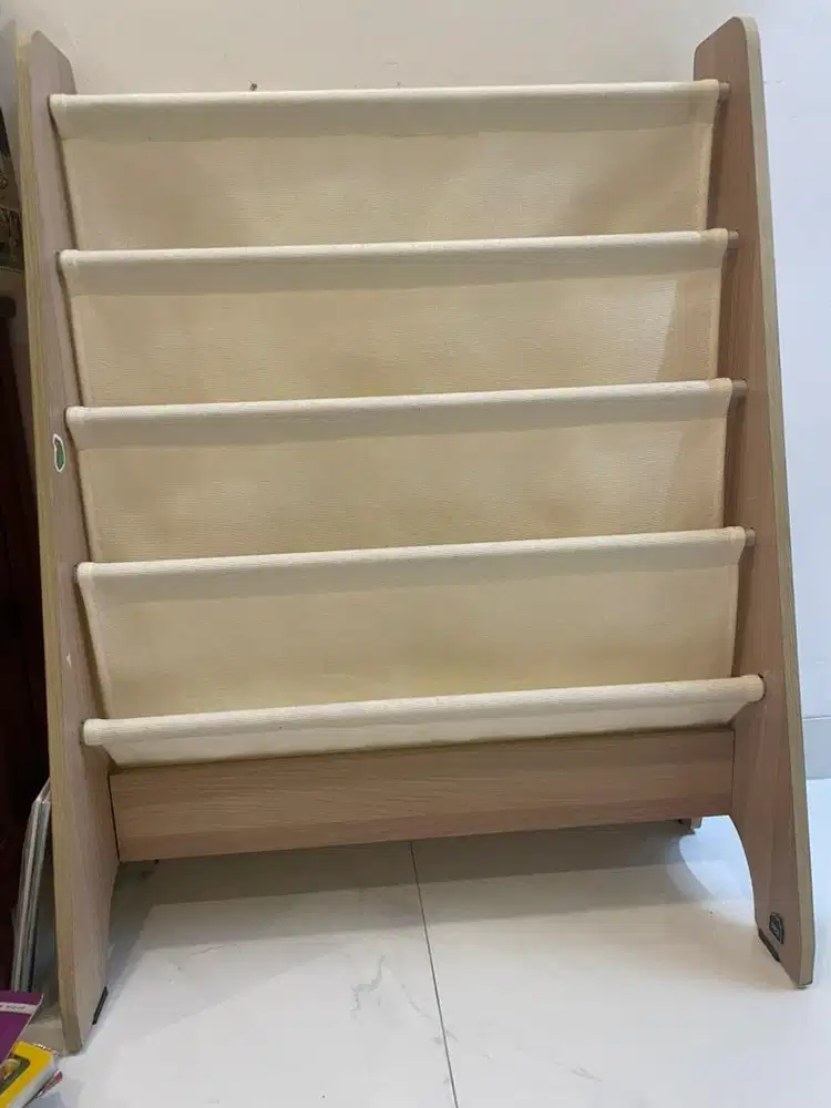 Dijual rak buku anak