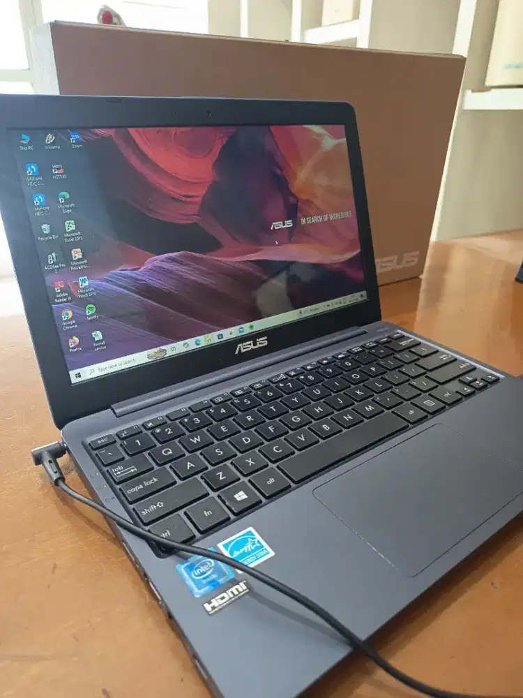 Asus Vivobook E203MAH