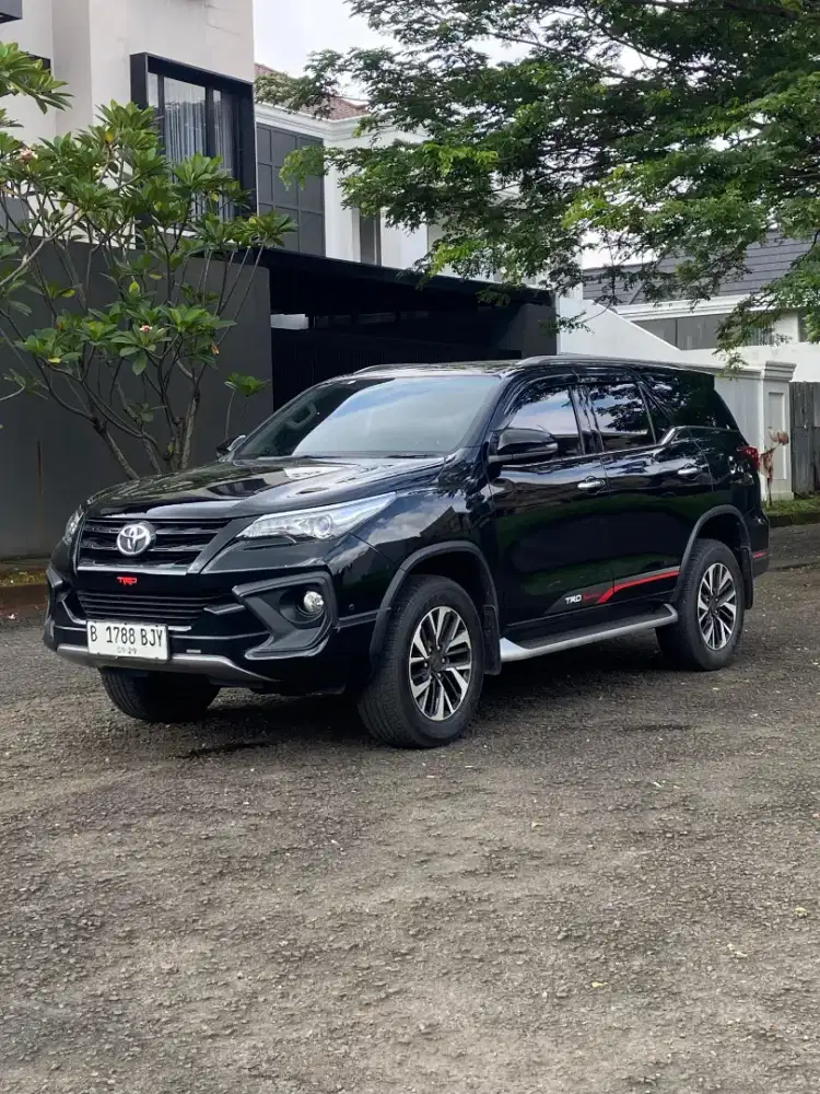 Toyota Fortuner 2.4 Vrz Trd 4x2 Diesel At 2019